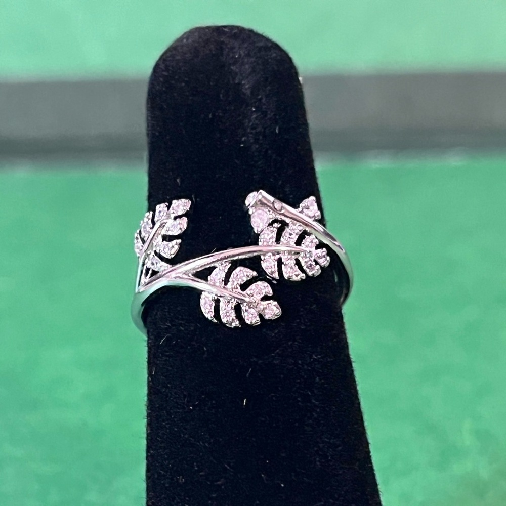 Fragrant Jewels - Island Time Silver Leaf Ring